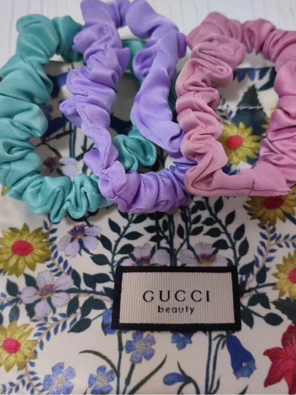 Gucci beauty Scrunchy set